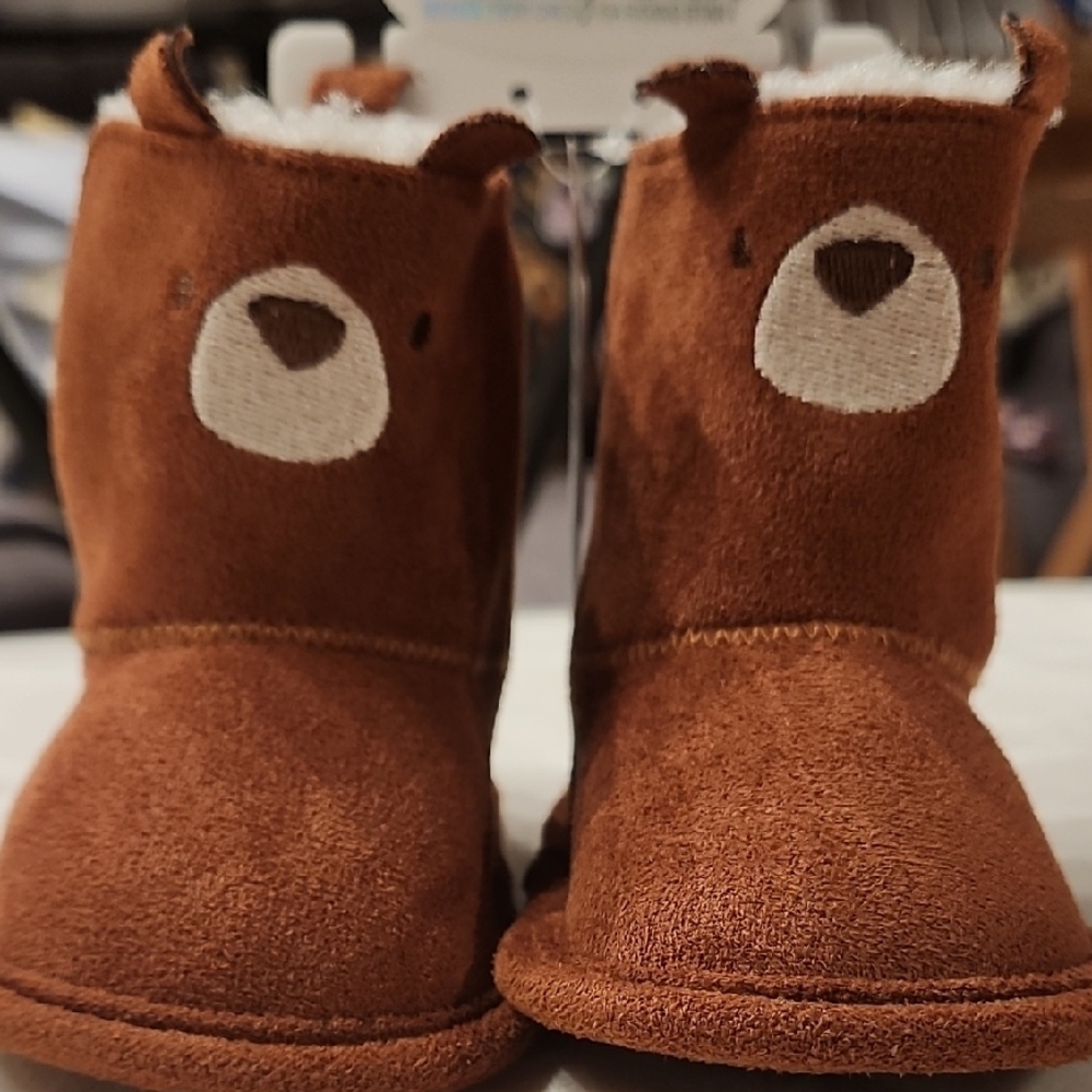 Rising Star Brown and White Bear Face Slippers